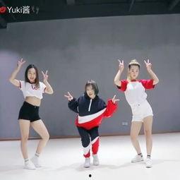 酒店手势舞欧美视频