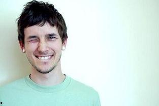 欧美采访男明星视频,揭秘明星幕后生活与心路历程