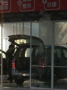 手动开车女生欧美视频,欧美女性手动驾驶技巧揭秘