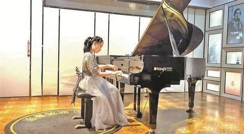 欧美女生钢琴比赛视频,指尖舞动，奏响青春旋律
