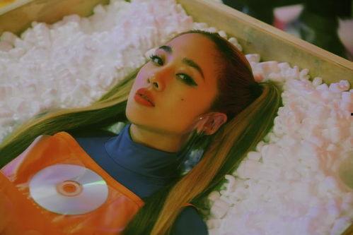 女友变身欧美视频,一场跨越国界的浪漫蜕变之旅