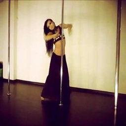 男人要女人跳舞欧美视频,欧美视频中的男性邀舞瞬间