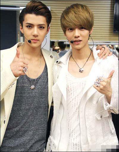 欧美帅哥系鞋带视频大全,时尚鞋带法视频合集